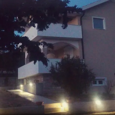 Lejlighed With A Parking Space Barbat, Rab - 12871 *