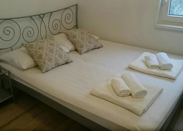 With A Parking Space Barbat, Rab - 12871 Lejlighed Barbat na Rabu